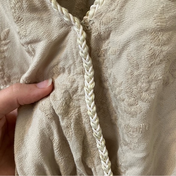 Maurice’s Embroidered Floral Ruffle Peplum Top Size S - Picture 8 of 9